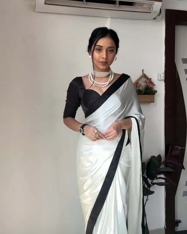 White_Color_1-Minute_Ready_To_Wear_Georgette_Saree_With_Blouse_Piece