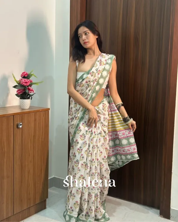 White_Color_1_Minute_Ready_To_Wear_Mulmul__Cotton_Digital_Printed_Saree_With_Pocket