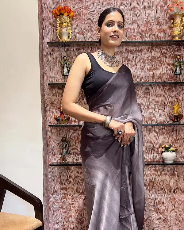 Grey_Color_1-Minute_Ready_To_Wear_Naylon_Saree_With_Blouse_Piece