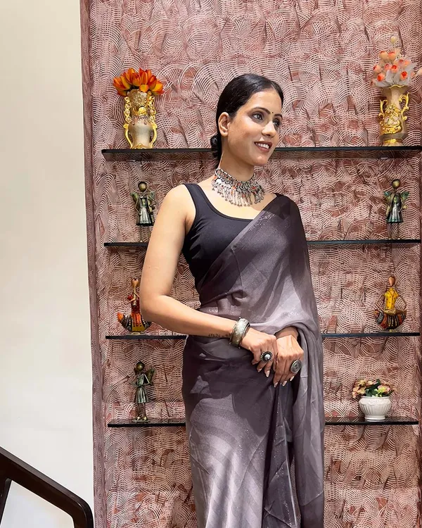 Grey_Color_1-Minute_Ready_To_Wear_Naylon_Saree_With_Blouse_Piece