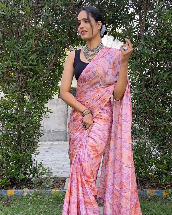 Pink_color_1-Minute_Ready_To_Wear_Chinon_Saree_With_Blouse_Piece