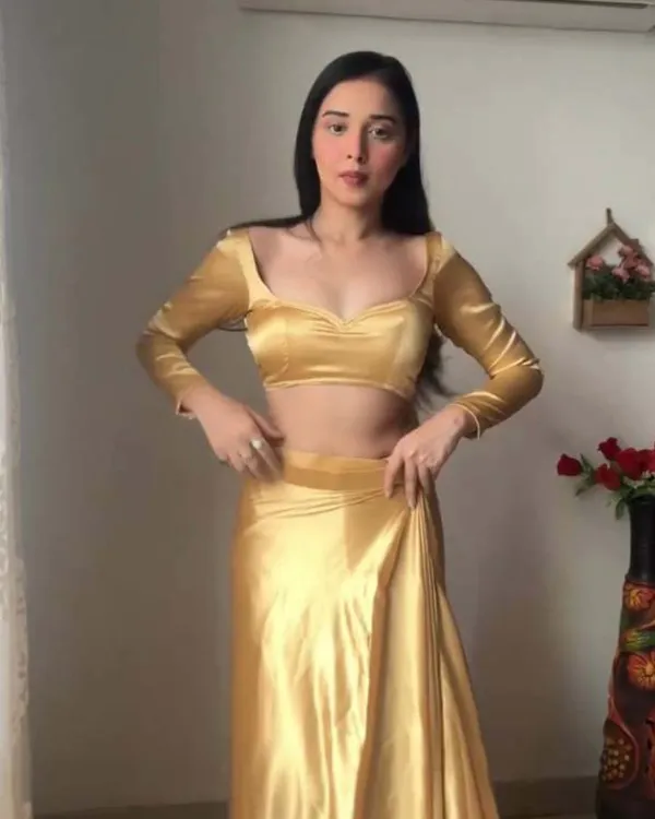 Golden_Color_1-Minute_Ready_To_Wear_Satin_Saree_With_Blouse_Piece