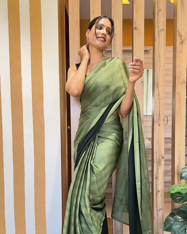 Green_Color_1-Minute_Ready_To_Wear_Naylon_Saree_With_Blouse_Piece