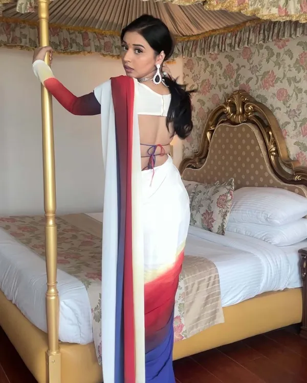 White_Color_1-Minute_Ready_To_Wear_Georgette_Saree_With_Blouse_Piece