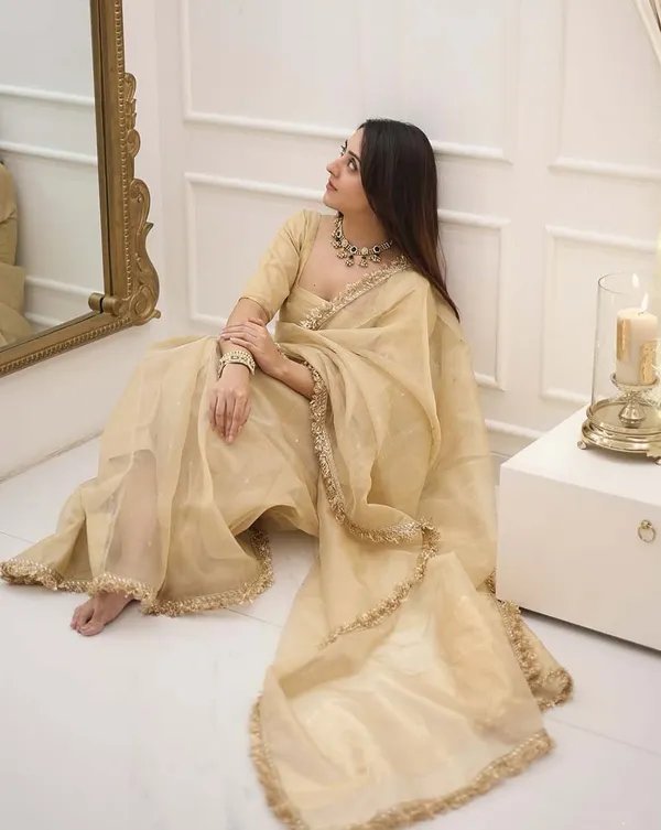 Cream_Color_Pure_Cotton_Silk_Saree_with_Lace_Border_&_Blouse_Piece