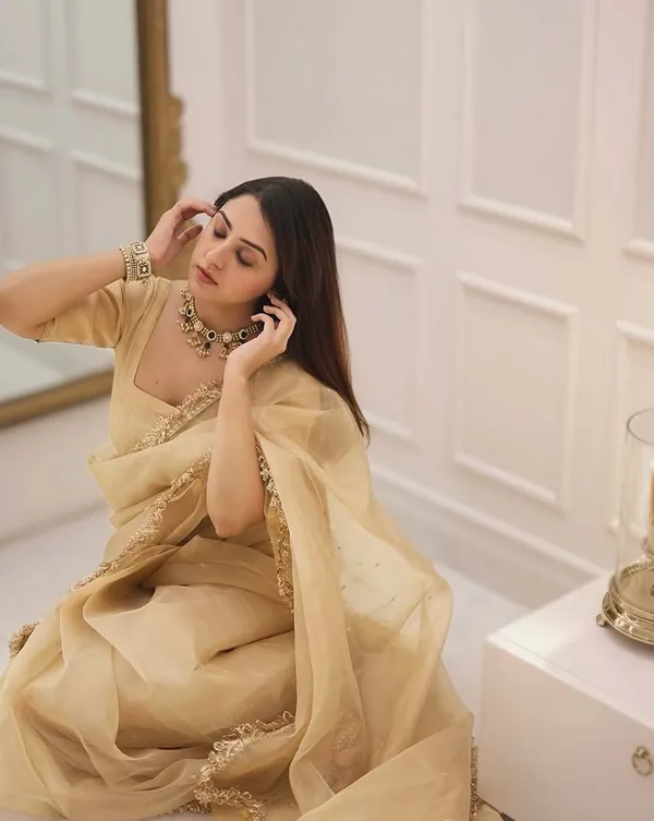 Cream_Color_Pure_Cotton_Silk_Saree_with_Lace_Border_&_Blouse_Piece