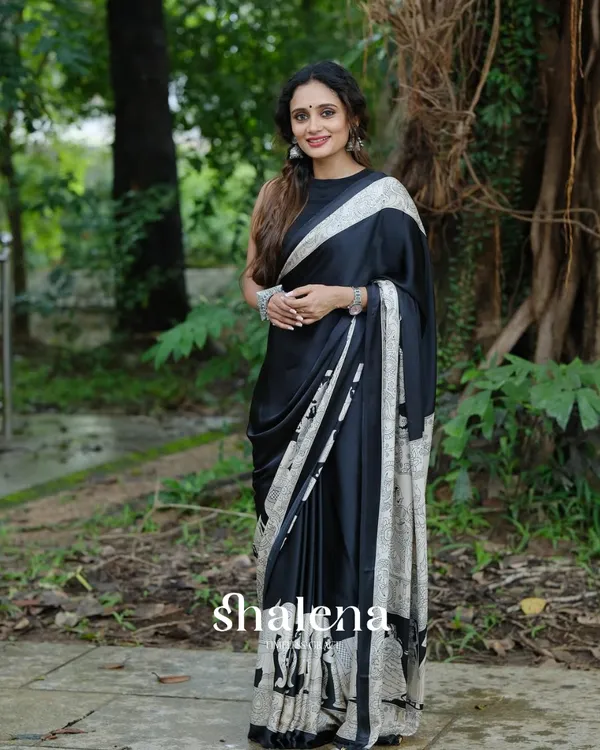 Black_Color_1_Minute_Ready_to_Wear_Digitial_Printed_Crape_Silk_Saree