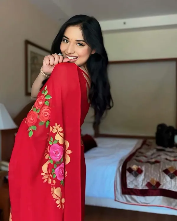 Red_Color_1-Minute_Ready_To_Wear_Georgette_Saree_With_Blouse_Piece