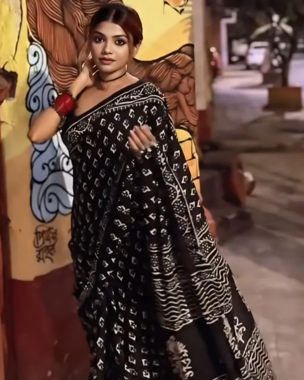 Black_Color_Cotton_1_-_Minute_Ready_to_Wear_Saree_with_Blouse_Piece