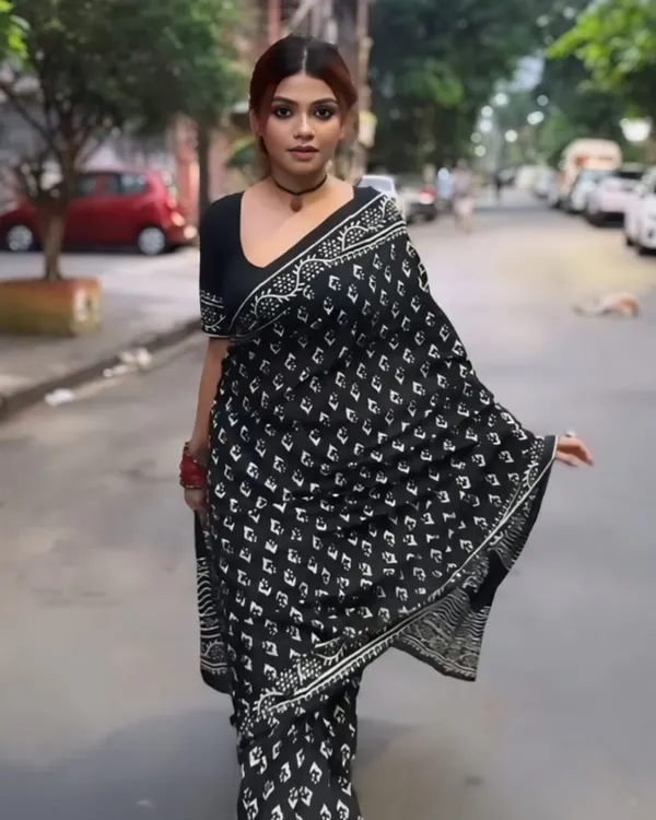 Black_Color_Cotton_1_-_Minute_Ready_to_Wear_Saree_with_Blouse_Piece