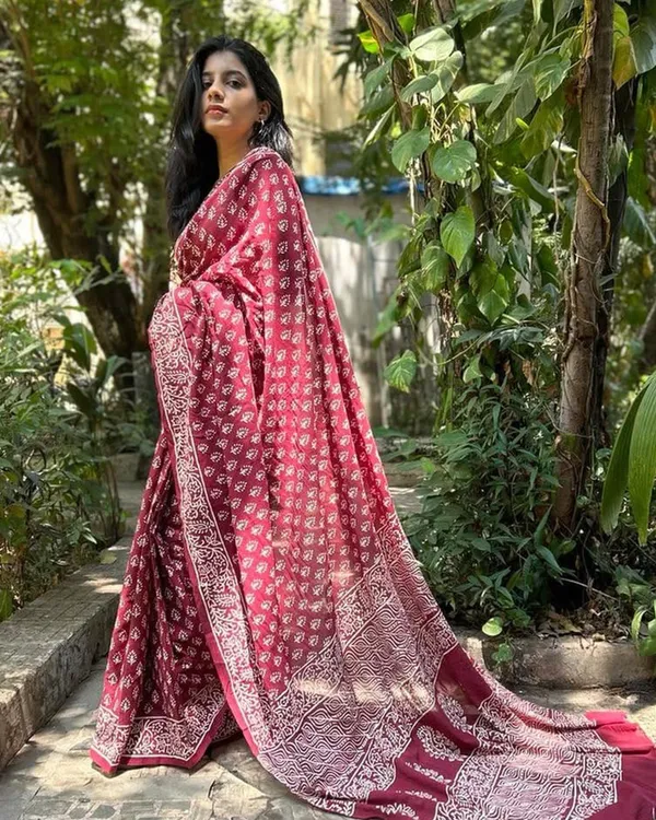 Maroon_Color_Mulmul_Cotton_1_-_Minute_Ready_to_Wear_Saree_with_Pocket_and__Blouse_Piece