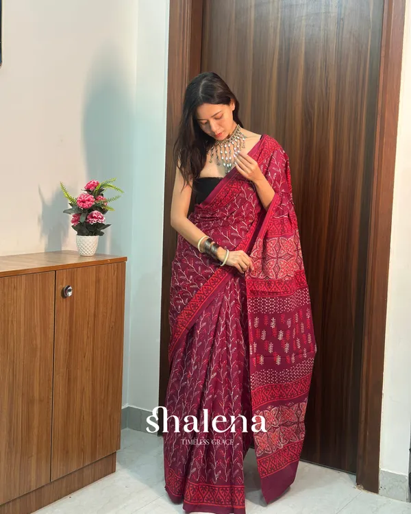Maroon_Color_1_Minute_Ready_To_Wear_Mulmul_Cotton_Digital_Printed_Saree_With_Pocket