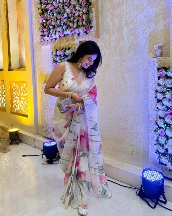 White_Color_1-Minute_Ready_To_Wear_Organza_Silk_Saree_with_Moti_Embroidery_Work_&_Stitched_Blouse