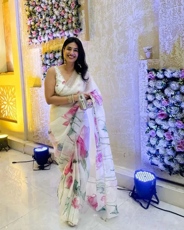 White_Color_1-Minute_Ready_To_Wear_Organza_Silk_Saree_with_Moti_Embroidery_Work_&_Stitched_Blouse