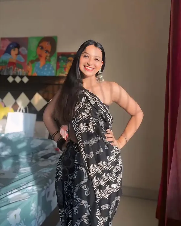 Black_Color_1-Minute_Ready_To_Wear_Georgette_Saree_With_Blouse_Piece