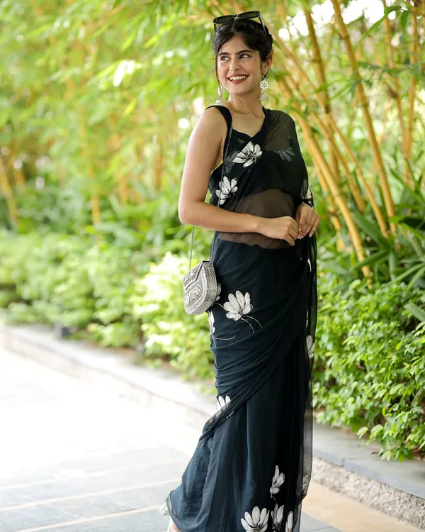 Black_Color_Georgette_1_-_Minute_Ready_to_Wear_Saree_with_Blouse_Piece