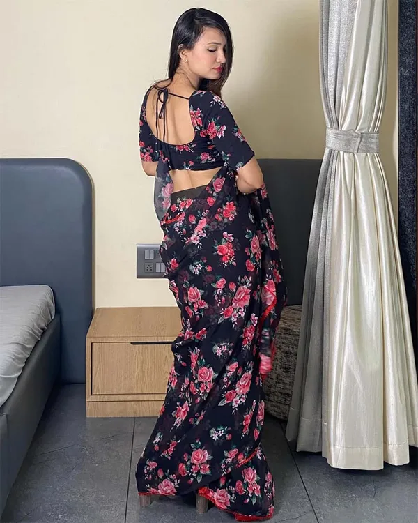 Black_Colour_1-Minute_Ready_To_Wear_Georgette_Saree_With_Blouse_Piece