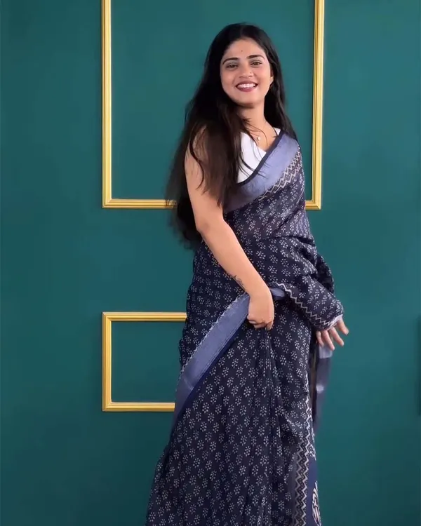 Navy_Blue_Color_1-Minute_Ready_To_Wear_Cotton_Saree_With_Blouse_Piece