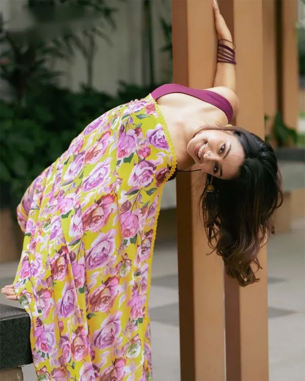 Yellow_Color_1-Minute_Ready_To_Wear_Georgette_Saree_With_Blouse_Piece