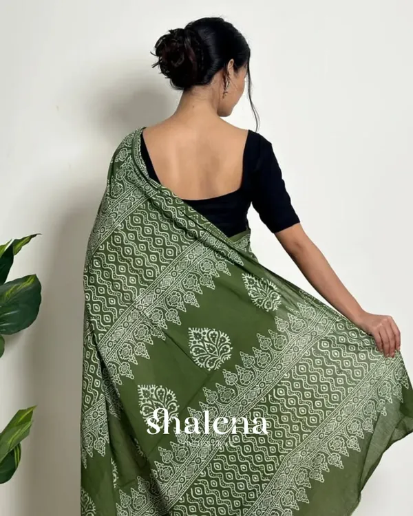 Green_Color_1_Minute_Ready_To_Wear_Mulmul__Cotton_Digital_Printed_Saree_With_Pocket