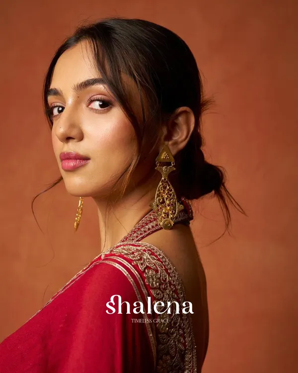 Dulcet_Red_Rangoli_Silk_Saree_With_Resplendent_Blouse_Piece