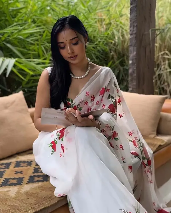 White_Color_1-Minute_Ready_To_Wear_Georgette_Saree_With_Blouse_Piece