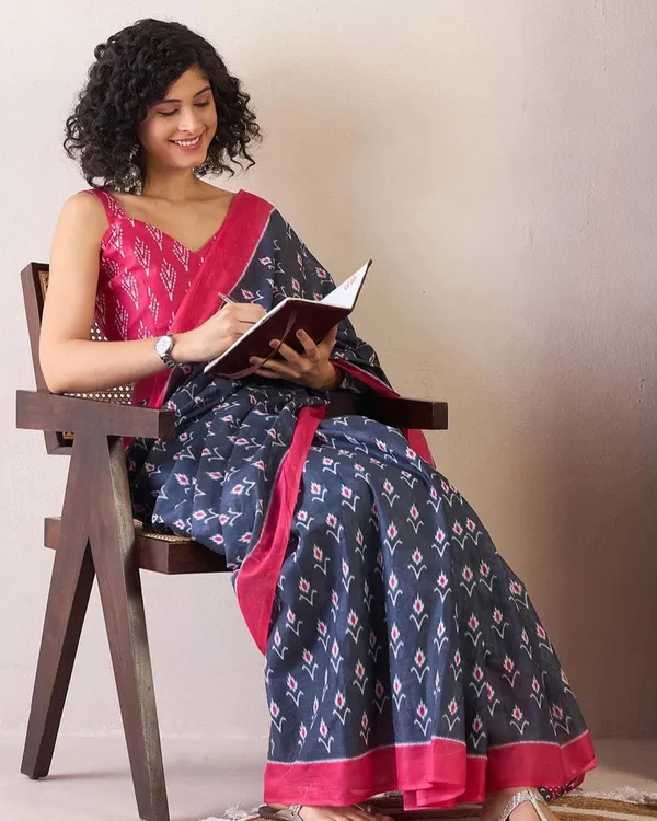 Blue_And_Pink_Color_Mulmul_Cotton_1_-_Minute_Ready_to_Wear_Saree_with_Pocket_and_Blouse_Piece