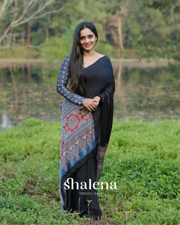 Black_Color_1_Minute_Ready_to_Wear_Digitial_Printed_Crape_Silk_Saree