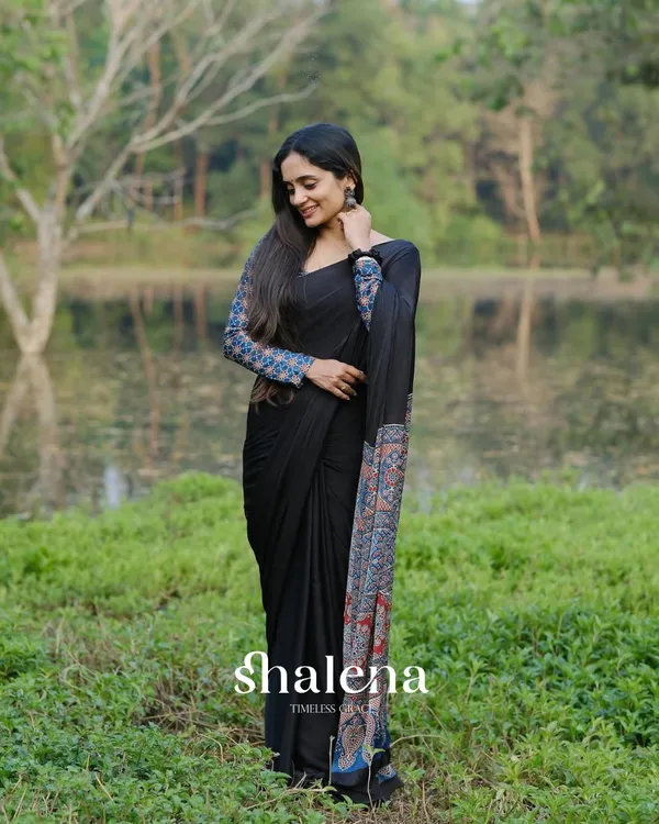 Black_Color_1_Minute_Ready_to_Wear_Digitial_Printed_Crape_Silk_Saree