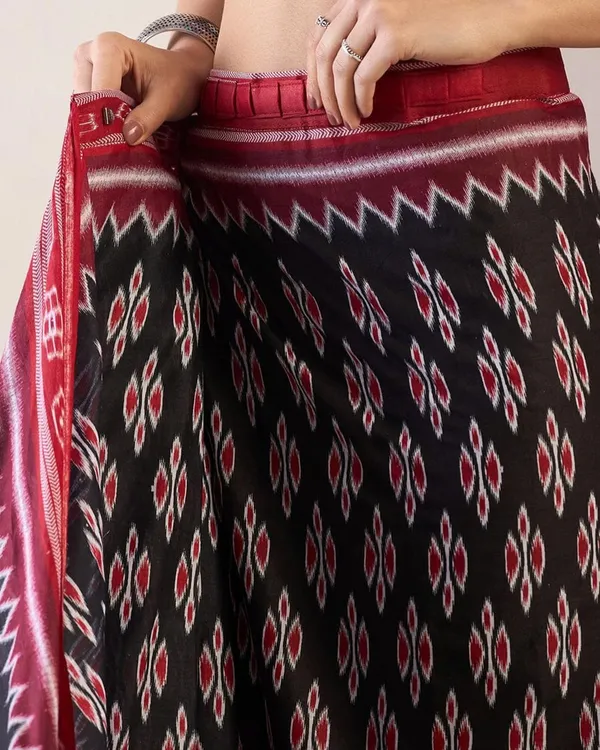 Black_And_Purple_Color_Mulmul_Cotton_1_-_Minute_Ready_to_Wear_Saree_with_Pocket_and_Blouse_Piece