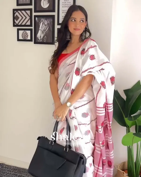 Chandni_Laal_-_White_1-Minute_Ready_to_Wear_Saree_with_Red_Border_and_Red_Blouse