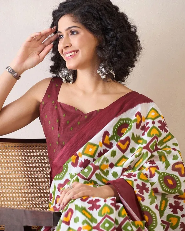 White_And_Green_Color_Mulmul_Cotton_1_-_Minute_Ready_to_Wear_Saree_with_Pocket_and_Blouse_Piece