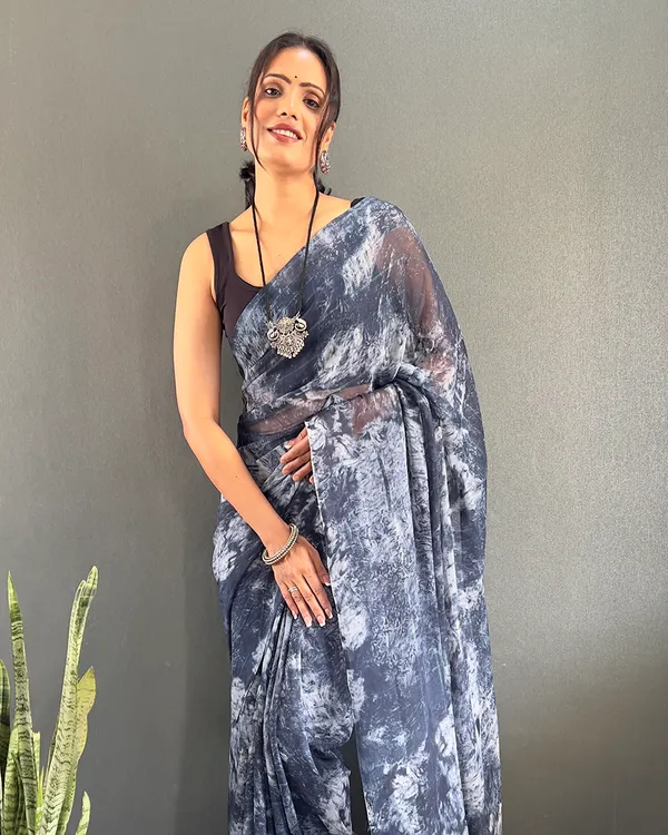 Blue_Color_1-Minute_Ready_To_Wear_Georgette_Saree_With_Blouse_Piece