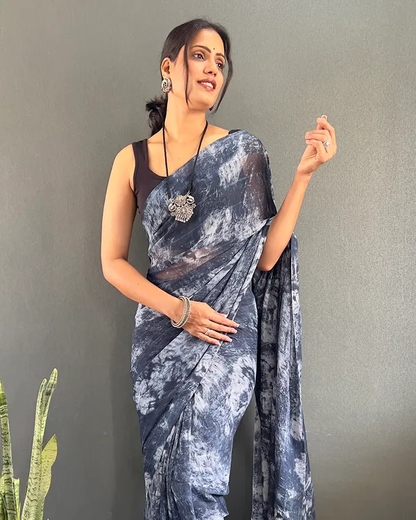 Blue_Color_1-Minute_Ready_To_Wear_Georgette_Saree_With_Blouse_Piece