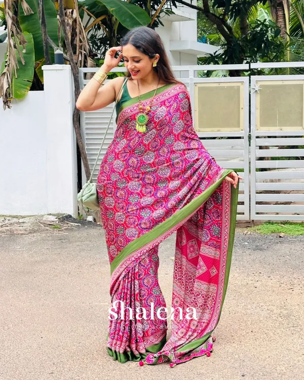 Pink__Color_1_Minute_Ready_to_Wear_Digitial_Printed_Crape_Silk_Saree