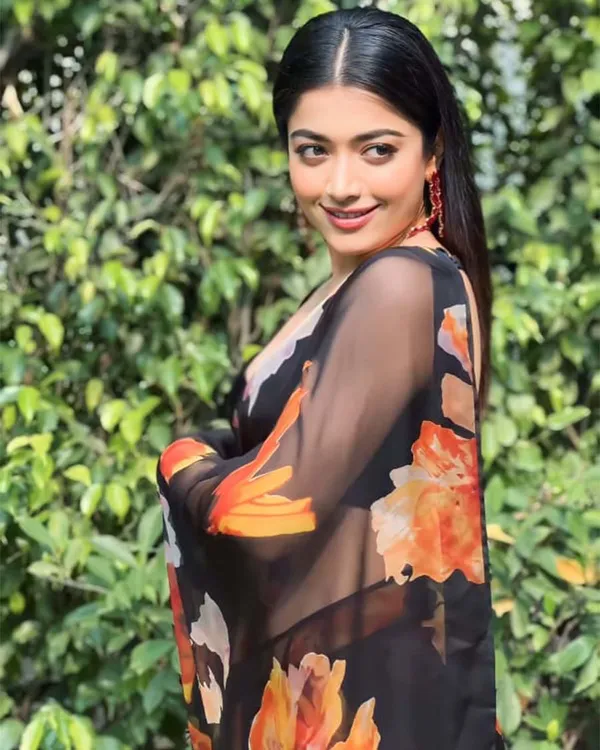 Black_Color_1-Minute_Ready_To_Wear_Georgette_Saree_With_Blouse_Piece