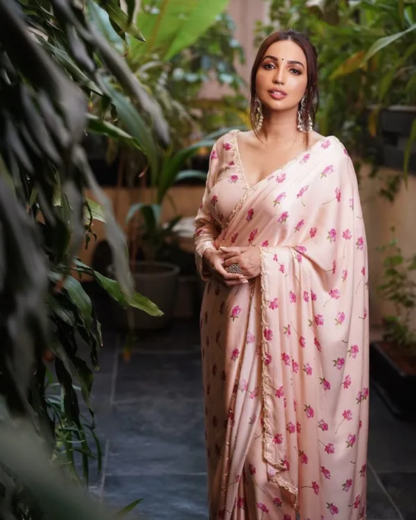 Light_Pink_Color_Soft_Satin_Silk_1_-_Minute_Ready_to_Wear_Saree_with_Fully_Stitch_Blouse_(Free_Size)_Up_to_44