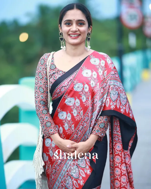 Black_And_Red_Color_1_Minute_Ready_to_Wear_Digitial_Printed_Crape_Silk_Saree