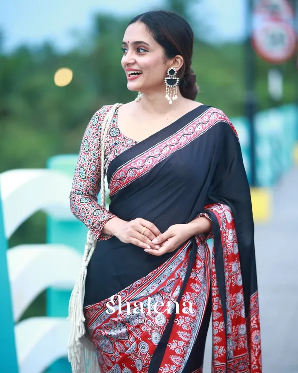 Black_And_Red_Color_1_Minute_Ready_to_Wear_Digitial_Printed_Crape_Silk_Saree
