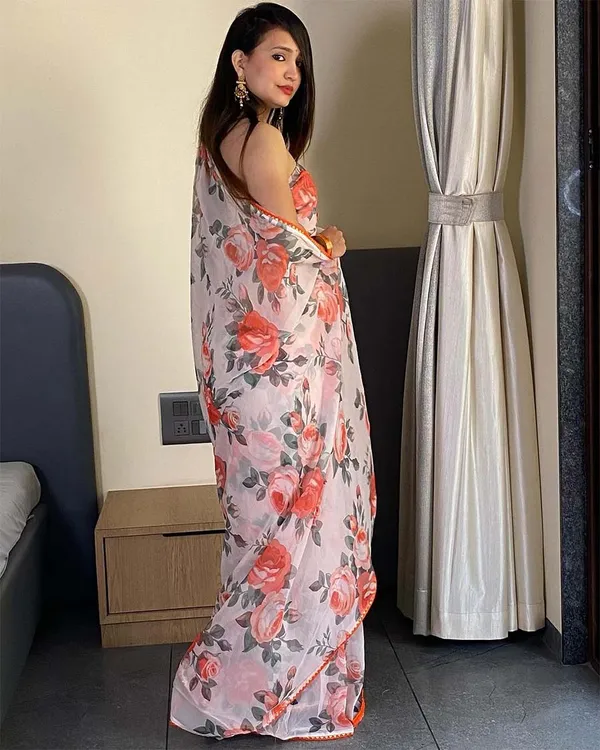 White_Color_1-Minute_Ready_To_Wear_Georgette_Saree_With_Blouse_Piece