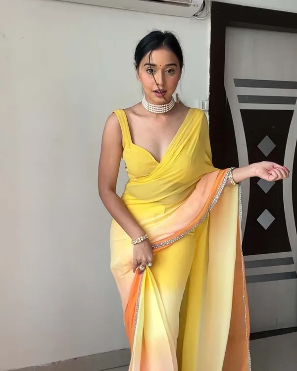 Yellow_Color_1-Minute_Ready_To_Wear_Georgette_Saree_With_Blouse_Piece