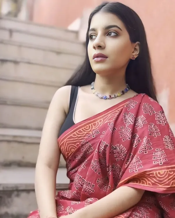 Maroon_Color_Mulmul_Cotton_1_-_Minute_Ready_to_Wear_Saree_with_Pocket_and__Blouse_Piece