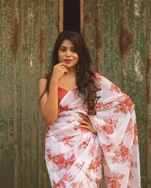 White_Color_Georgette_1_-_Minute_Ready_to_Wear_Saree_with_Blouse_Piece