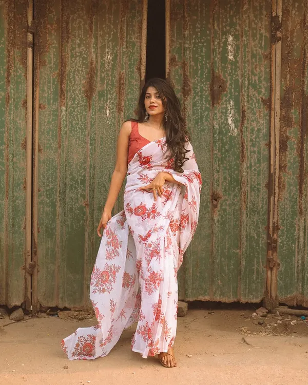 White_Color_Georgette_1_-_Minute_Ready_to_Wear_Saree_with_Blouse_Piece