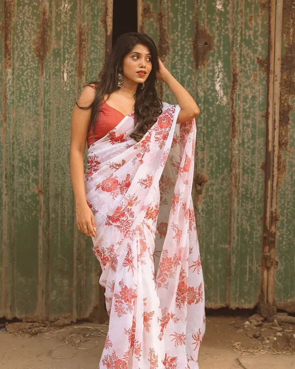 White_Color_Georgette_1_-_Minute_Ready_to_Wear_Saree_with_Blouse_Piece