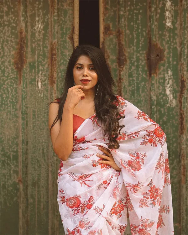 White_Color_Georgette_1_-_Minute_Ready_to_Wear_Saree_with_Blouse_Piece