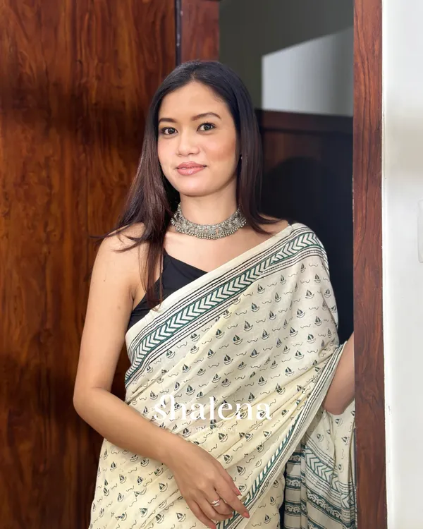 Cream_Color_1_-_Minute_Ready_to_Wear_Mulmul_Cotton_Saree_with_Blouse_Piece