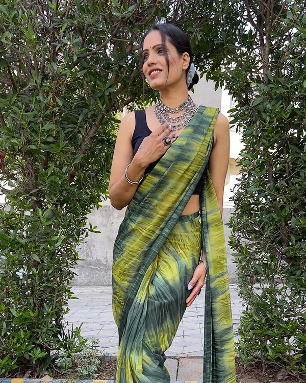 Green_color_1-Minute_Ready_To_Wear_Naylon_Saree_With_Blouse_Piece