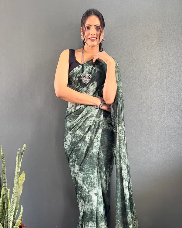 Green_Color_1-Minute_Ready_To_Wear_Georgette_Saree_With_Blouse_Piece