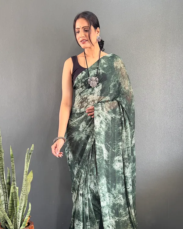 Green_Color_1-Minute_Ready_To_Wear_Georgette_Saree_With_Blouse_Piece